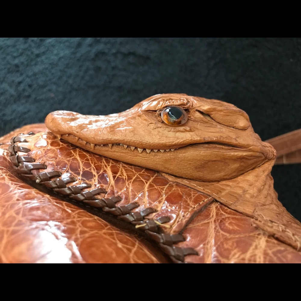 🔥🔥SOLD.🔥🔥VINTAGE GENUINE ALLIGATOR BAG PURSE